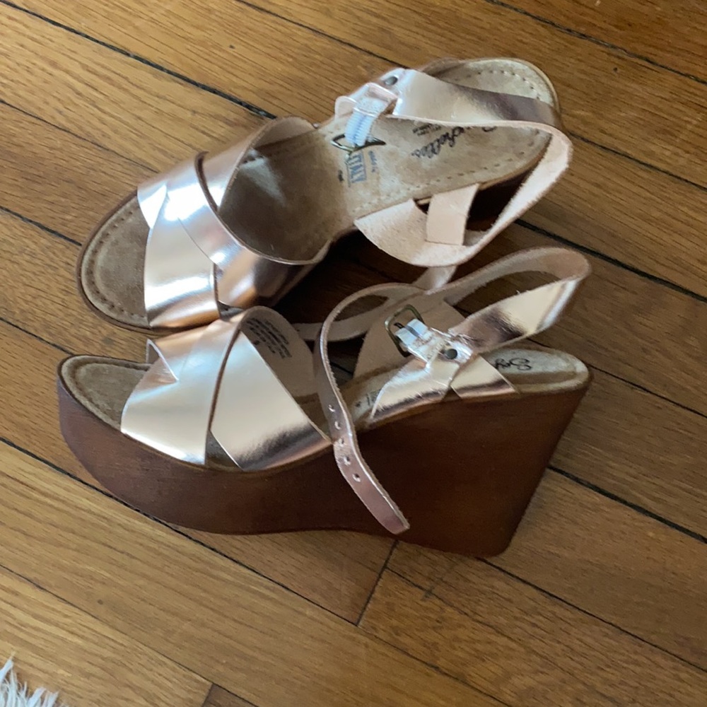 Seychelles gold metallic wedge sandals wedges 9